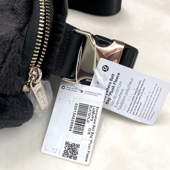 Lululemon Everywhere Belt Bag
Plush Fleece, Black with Gold Accent hardware, NWT - Picture 8 of 9